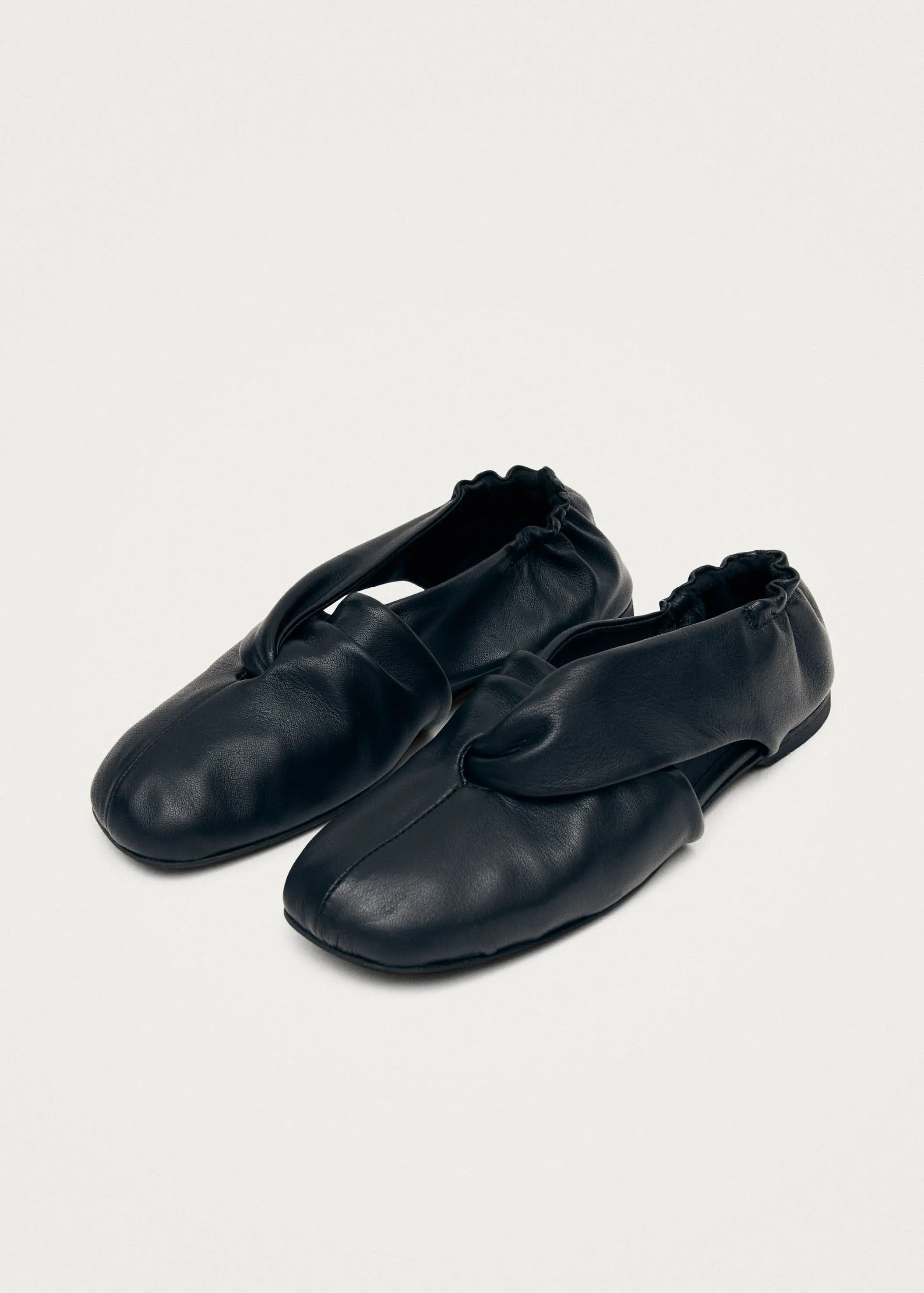 Alaula Black Leather Ballet Flats