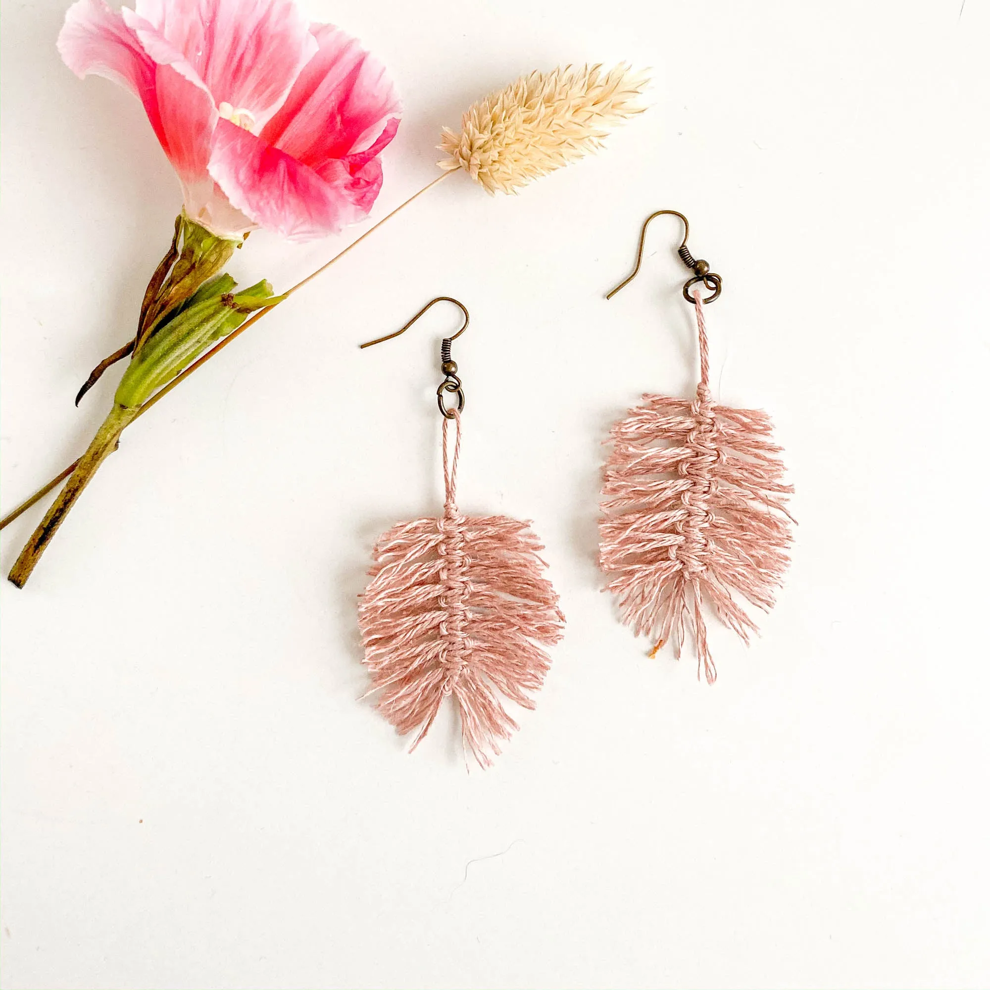 Linen Macrame Feather Earrings Pattern & Video