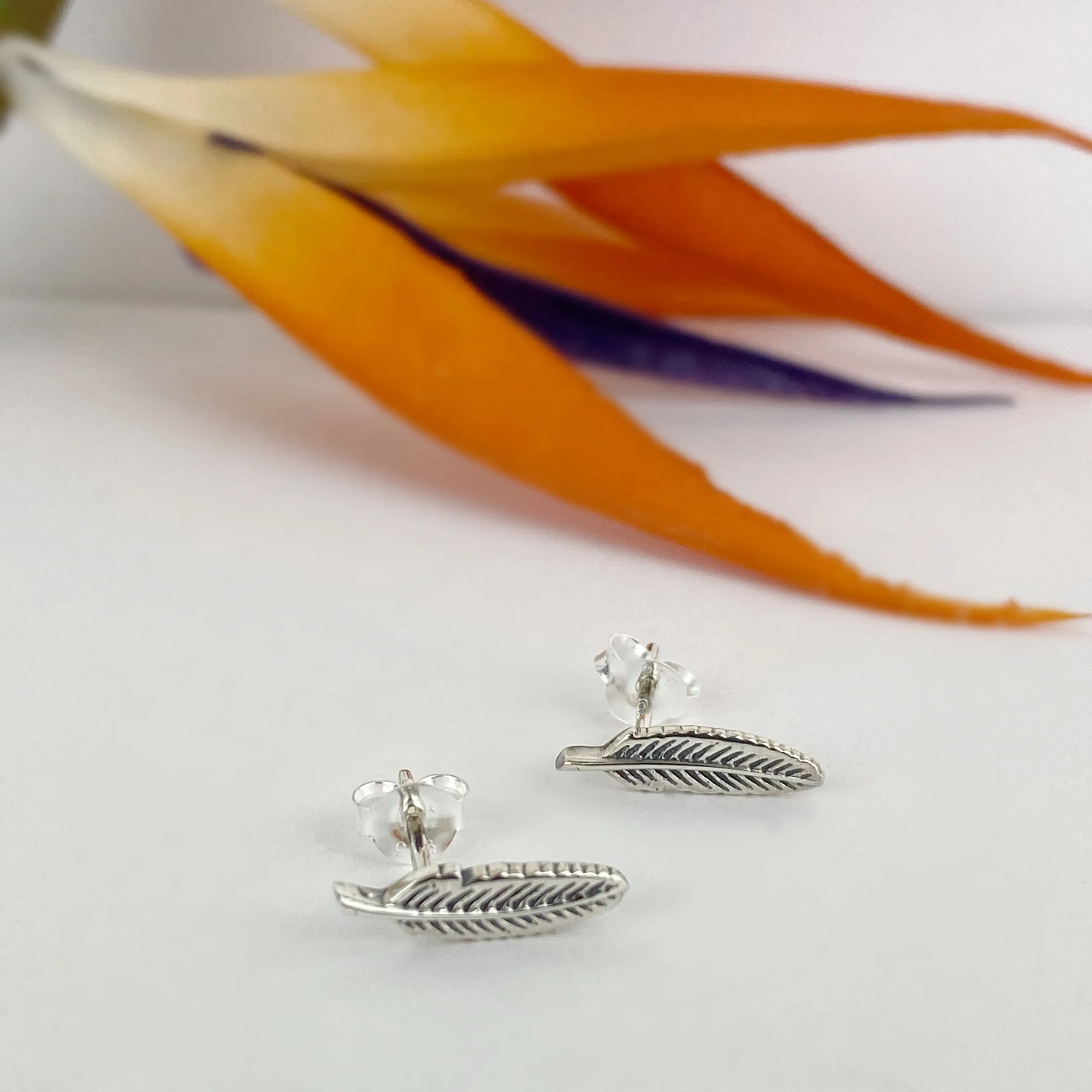 Little Feather Stud Earrings - VE652