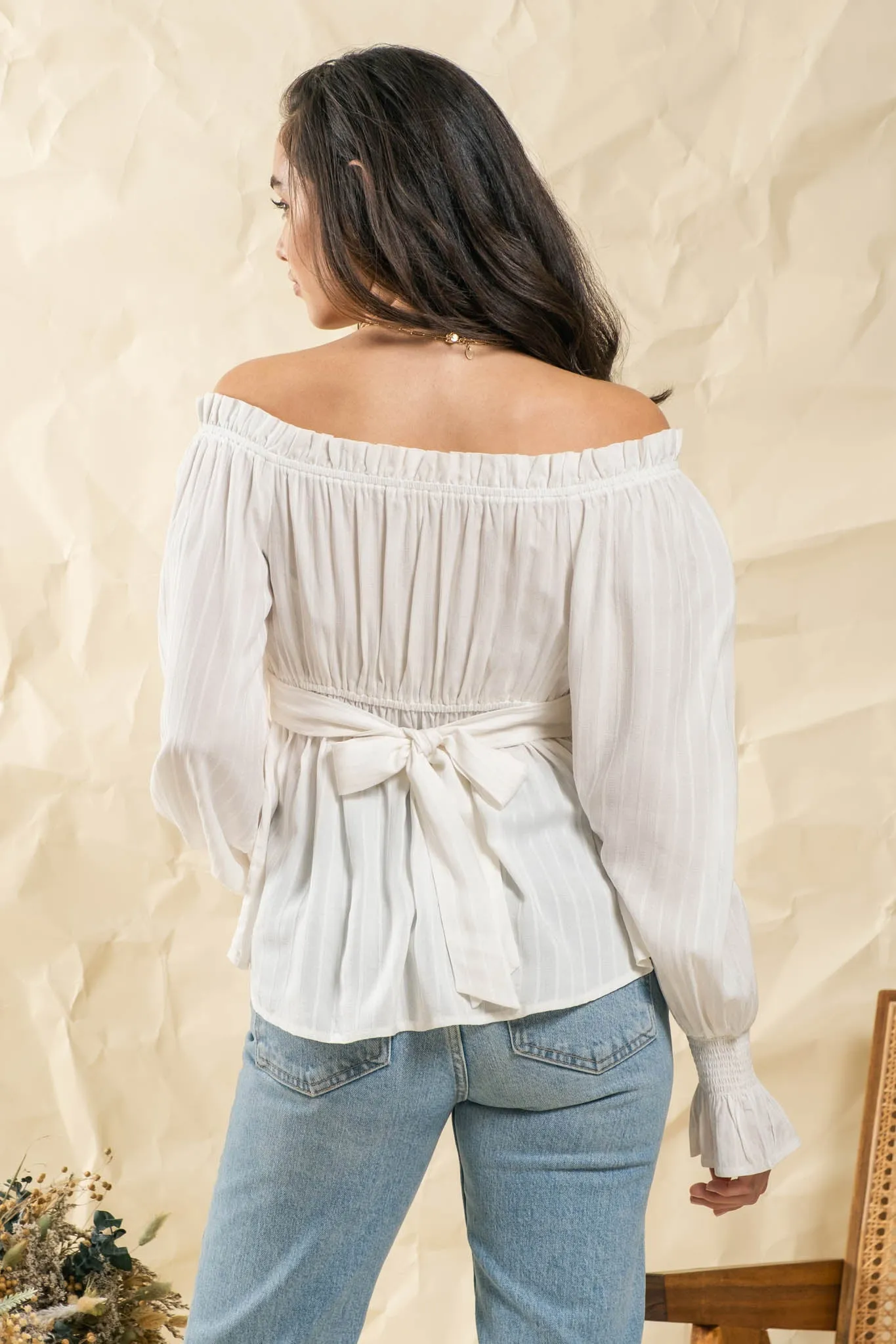 RUFFLED OFF-SHOULDER TOP